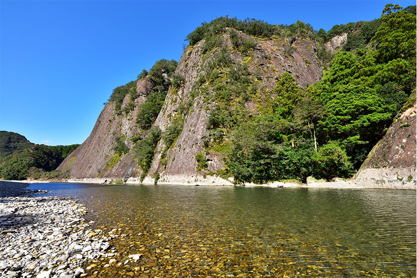 古座川の絶景と滝をめぐるトレッキングコース！「滝めぐり」