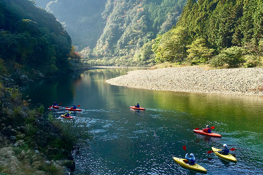 初心者向けの体験コースで楽しい時間を！「古座川カヌー体験」